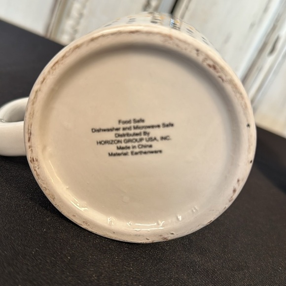 Earthenware Surprise Kitty Cat Mom Mug - Picture 4 of 4